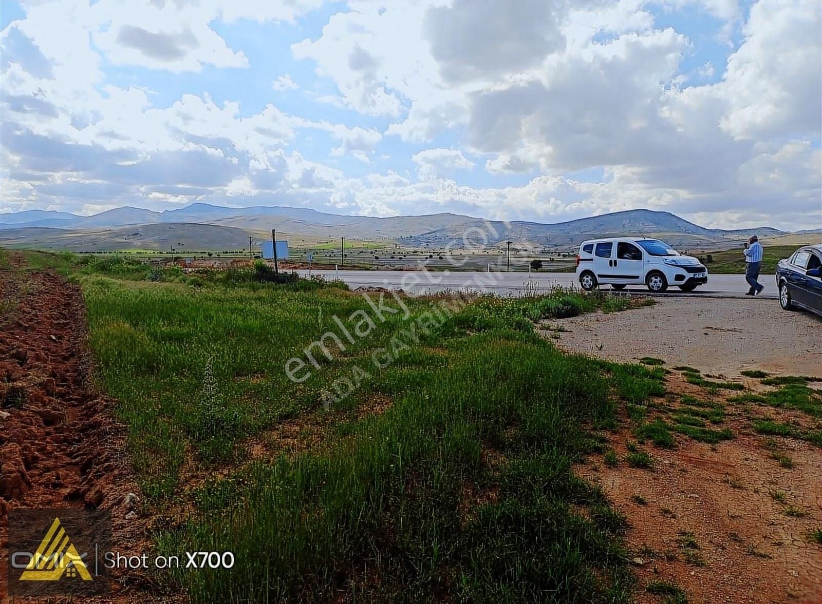 Korkuteli Beğiş Satılık Tarla ELMALI OTOBAN ÜZERİ 416 MT Tek Tapu