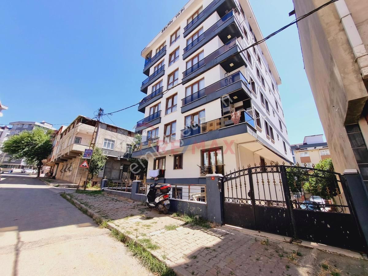 Çekmeköy Aydınlar Satılık Daire ÇEKMEKÖY AYDINLAR Mh.1+1 Satılık Daire Otopark -7/24 Kamera