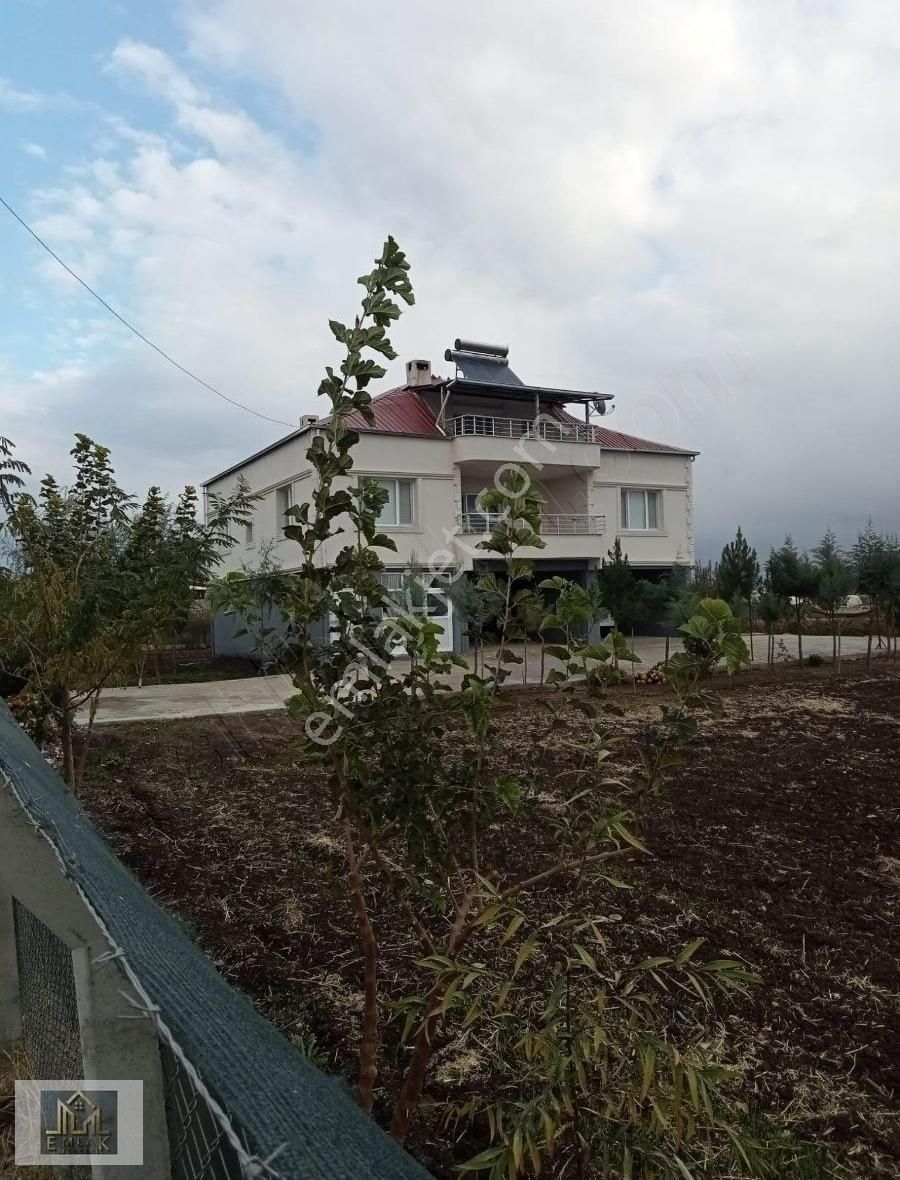 Kayapınar Cumhuriyet Satılık Tarla Kayapınar/cumhuriyet kupon 5.800 M2 içinde villa ile satılık