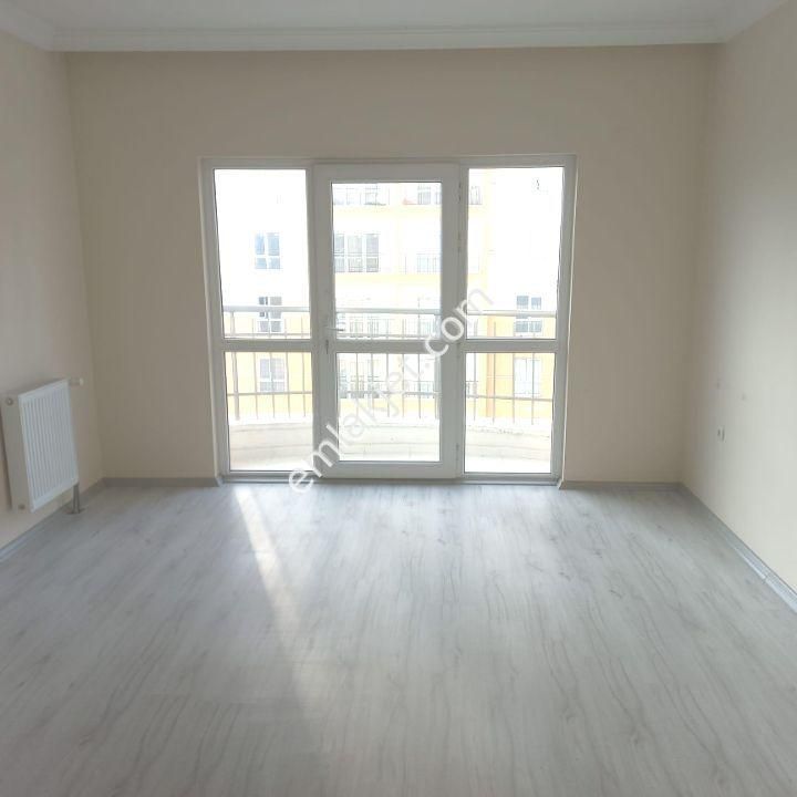 Hazer'den Güvenlikli Sitede Çok Geniş ! Kiralık Ana Caddeye Durklara Gataya Ş.hast.ne 1 Vasıta 2+1