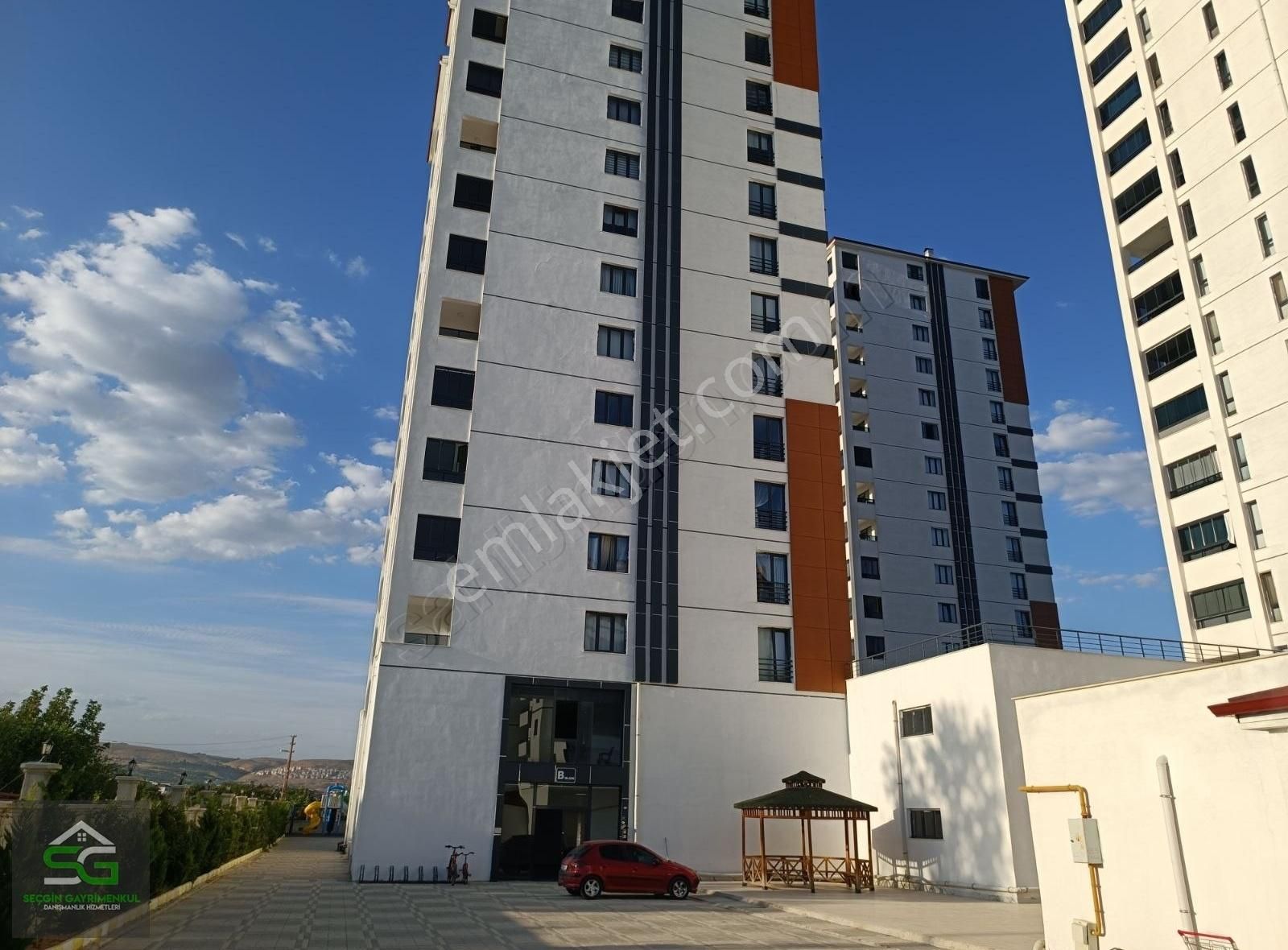 Elazığ Merkez Ataşehir Satılık Daire SEÇGİN GAYRİMENKUL'DEN CADDE 424' DE SATILIK 4+1 LÜKS DAİRE