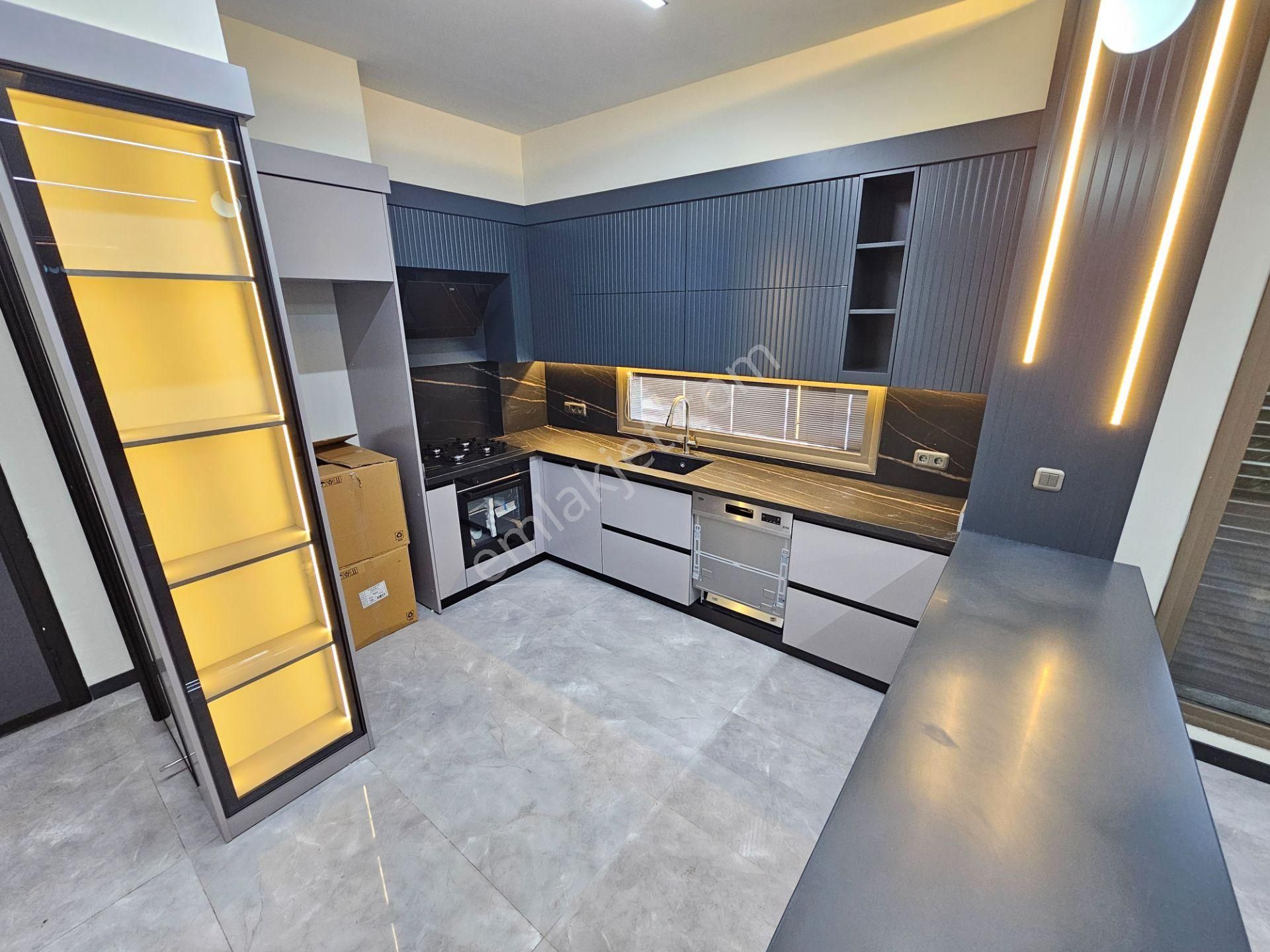 Eu Gayrimenkulden Balıkesir Edremit Güre'de Site İçinde Havuzlu Lüx 3+1 Villa - Görsel 18