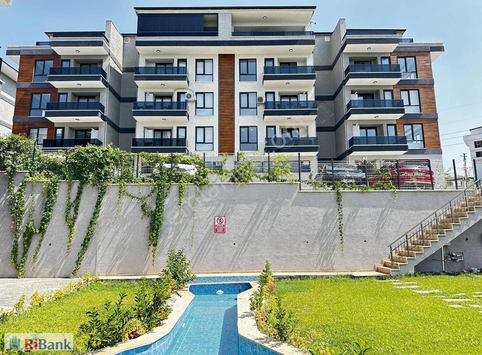 Başiskele Yeşilyurt Satılık Daire RİBANKTAN SİTE İÇİ 3+1 DENİZ MAN. 240 M2 Ç.DUBLEKS SIFIR DAİRE