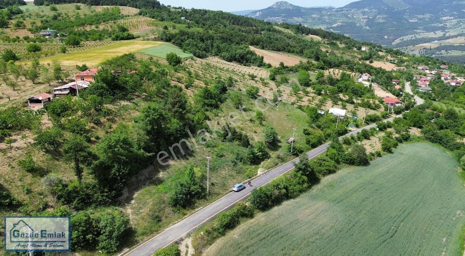 Geyve Hacıosmanlar Satılık Tarla GÖZDE EMLAKDAN GEYVE HACIOSMANLAR 855 M2 RESMI YOLA CEPHE