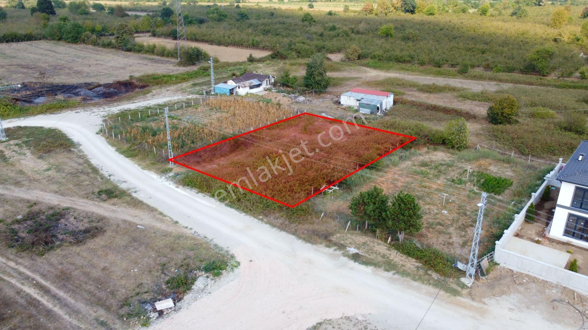 Düzce Merkez Beyciler Satılık Konut İmarlı  BEYCİLER MH.DE VİLLA YAPIMINA UYGUN 567 M2 SATILIK ARSA