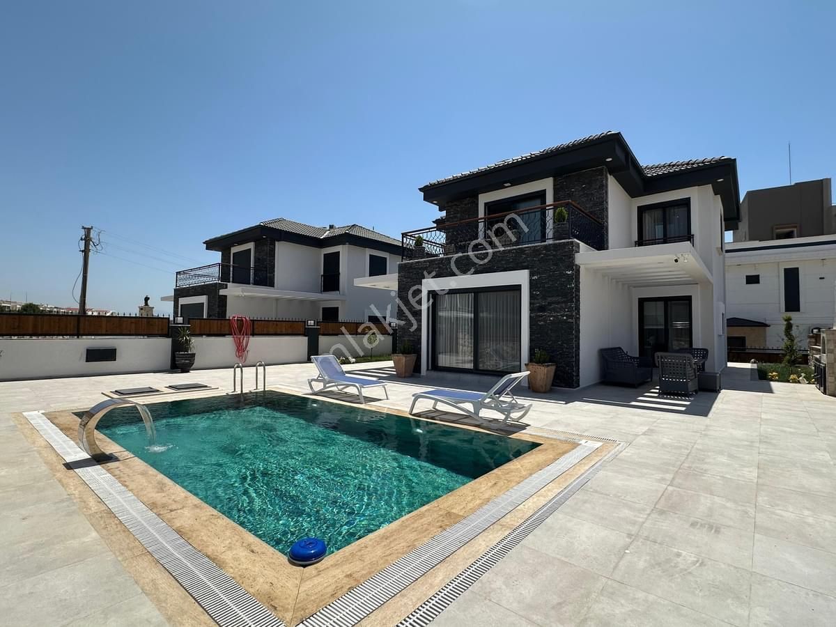 Didim Efeler Satılık Villa Efeler Mahallesi 4 + 1 Full Eşyalı Havuzlu Full Akıllı Sistem Villa