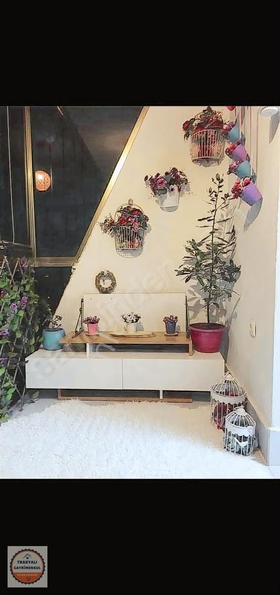 Arnavutköy Hastane Satılık Daire HADIMKÖY MERKEZDE SATILIK 3+1 GENİŞ DAİRE