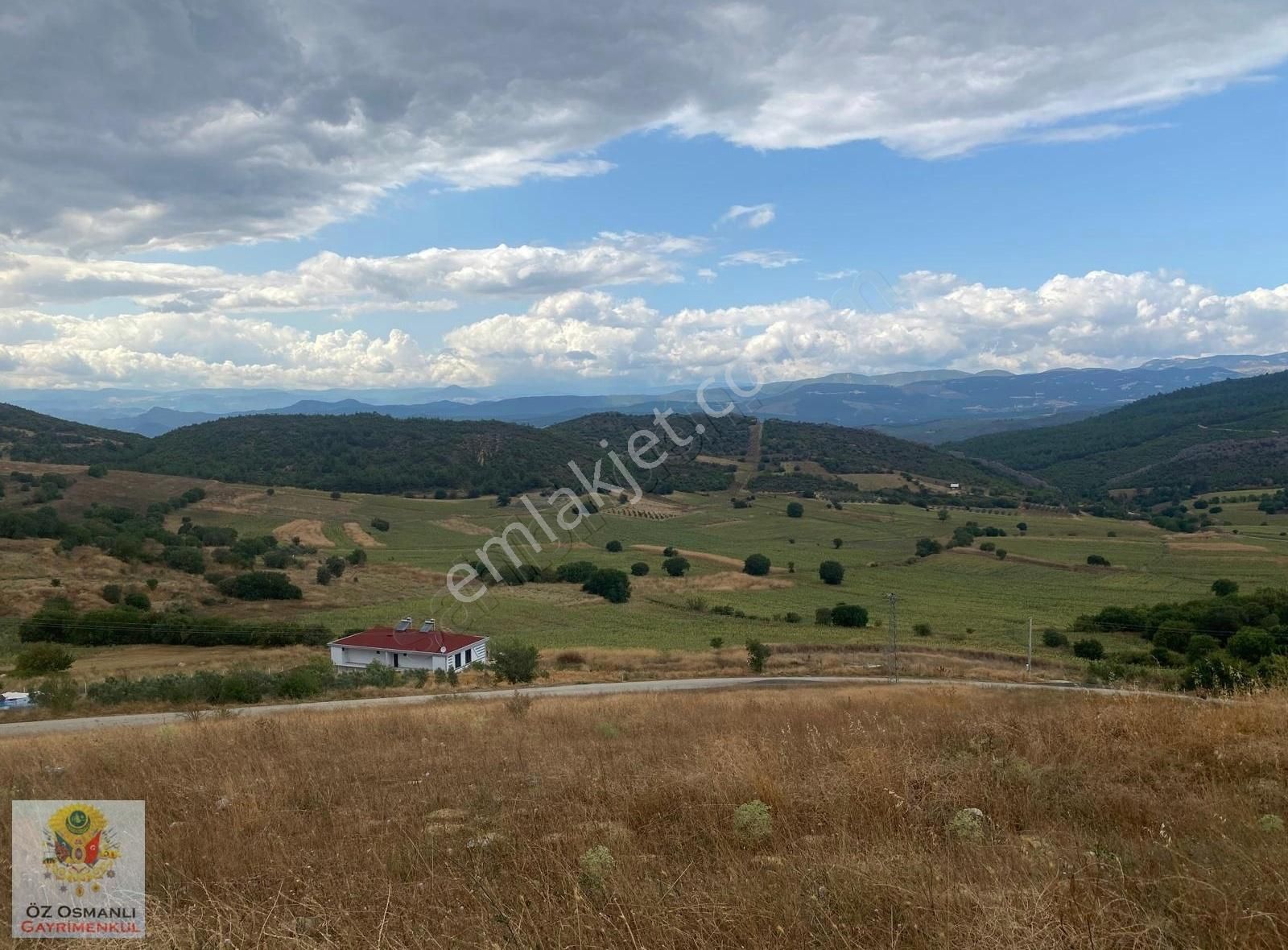 Osmaneli Medetli Köyü Satılık Konut İmarlı Kaçırılmaycak 1.100 M2 Köy İçi İmarlı Manzaralı Arsa !!!