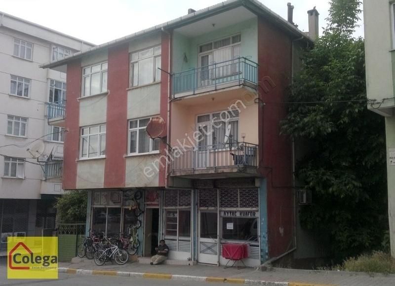 Pendik Çamçeşme Satılık Ticari İmarlı Pendik Çamçeşme Cadde Üzeri 2 Daire 2 Dükkanlı Satılık Bina