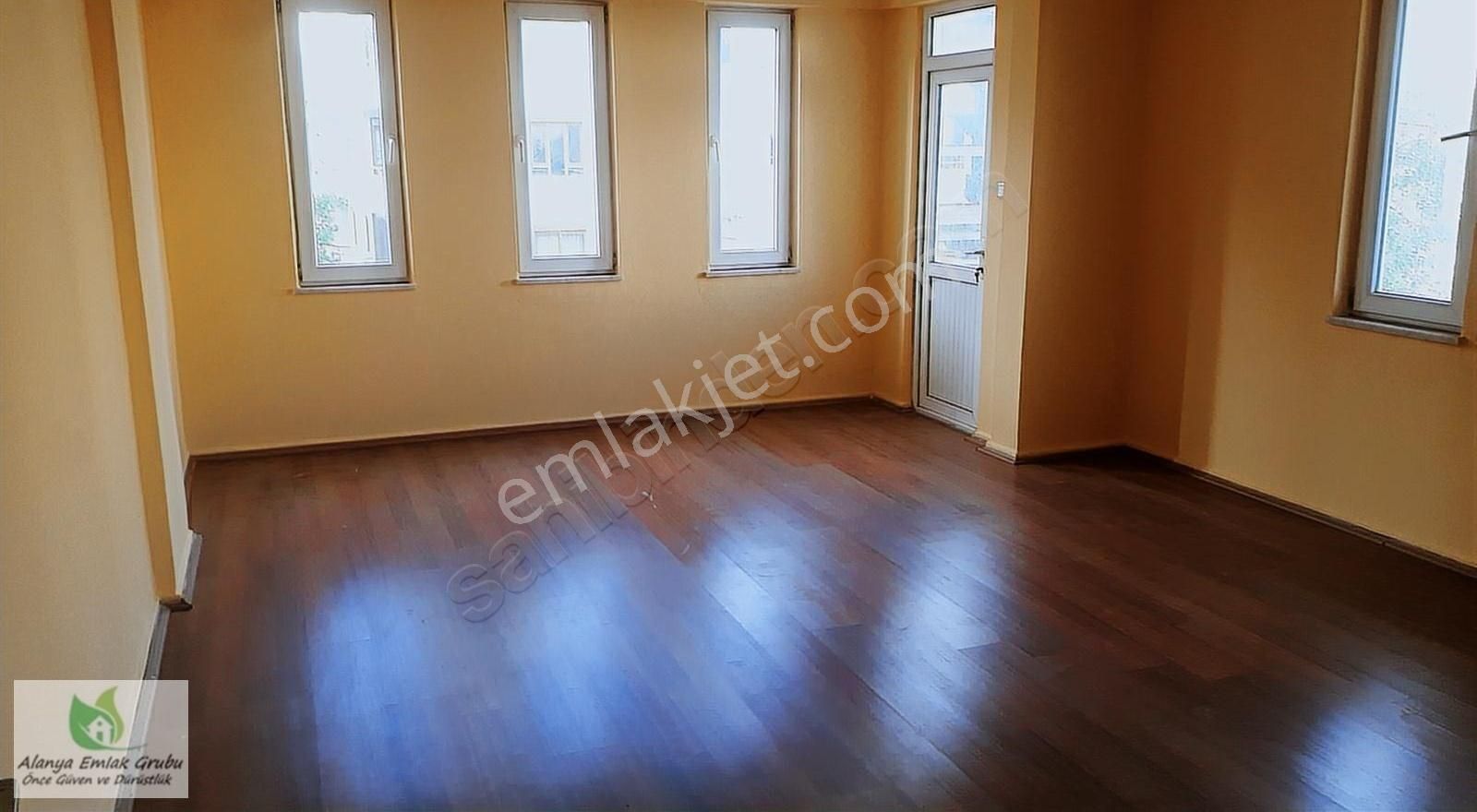 Alanya Güller Pınarı Kiralık Daire 25.M.'lik YOL 82 SALIPAZARI MEVKİ 2+1 120 M2 ,3.KAT ASANSÖR YOK