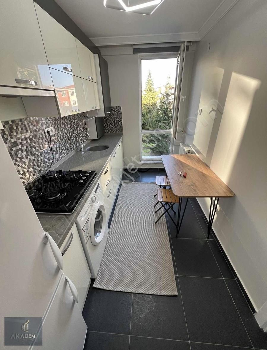 Akademi'den Ara Kat Asansörlü Eşyalı Lüks 1+1 - Görsel 3