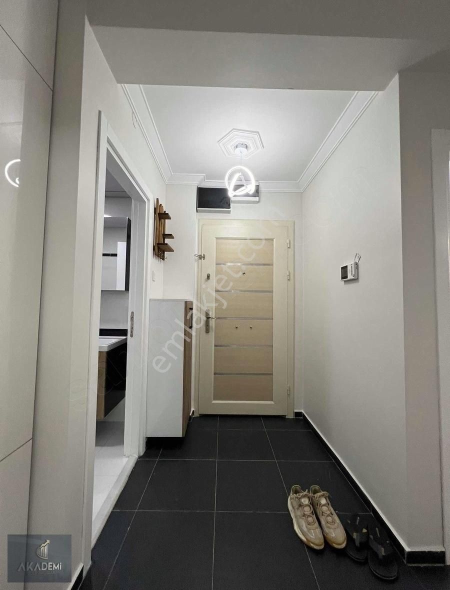 Akademi'den Ara Kat Asansörlü Eşyalı Lüks 1+1 - Görsel 17