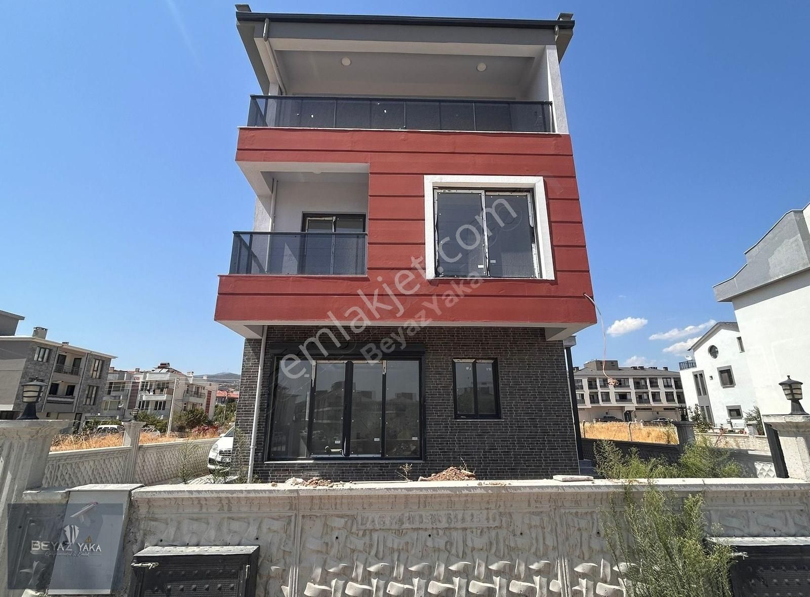 Bergama Fatih Satılık Villa BEYAZYAKA'DAN FATİH MAHALLESİNDE 3+1 SATILIK LÜKS VİLLA