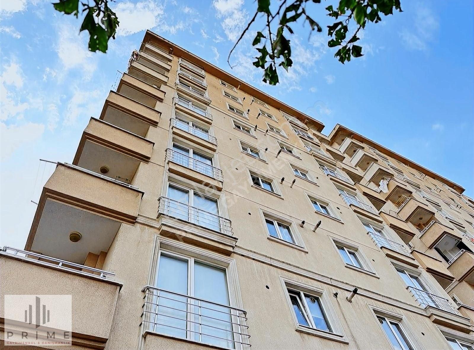 Ümraniye Armağanevler Satılık Daire BUTİK SİTE İÇERİSİNDE OTOPARKLI 2+1 ARAKAT 90M2 BOŞ DAİRE