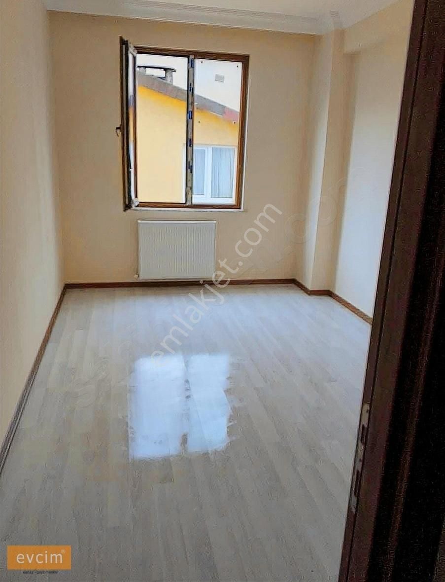 Ümraniye Esenşehir Kiralık Daire EVCİM'DEN METRO 10DK ÖN CEPHE ARAKAT ASANSÖRLÜ BALKONLU 90M2 2+1