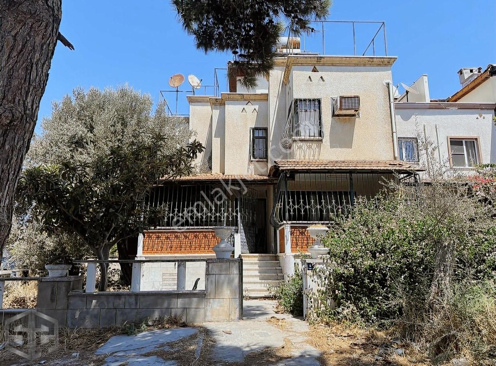 Kuşadası Kadınlar Denizinde Plaj Tur Sitesi 4 + 1 Satılık Villa - Görsel 4