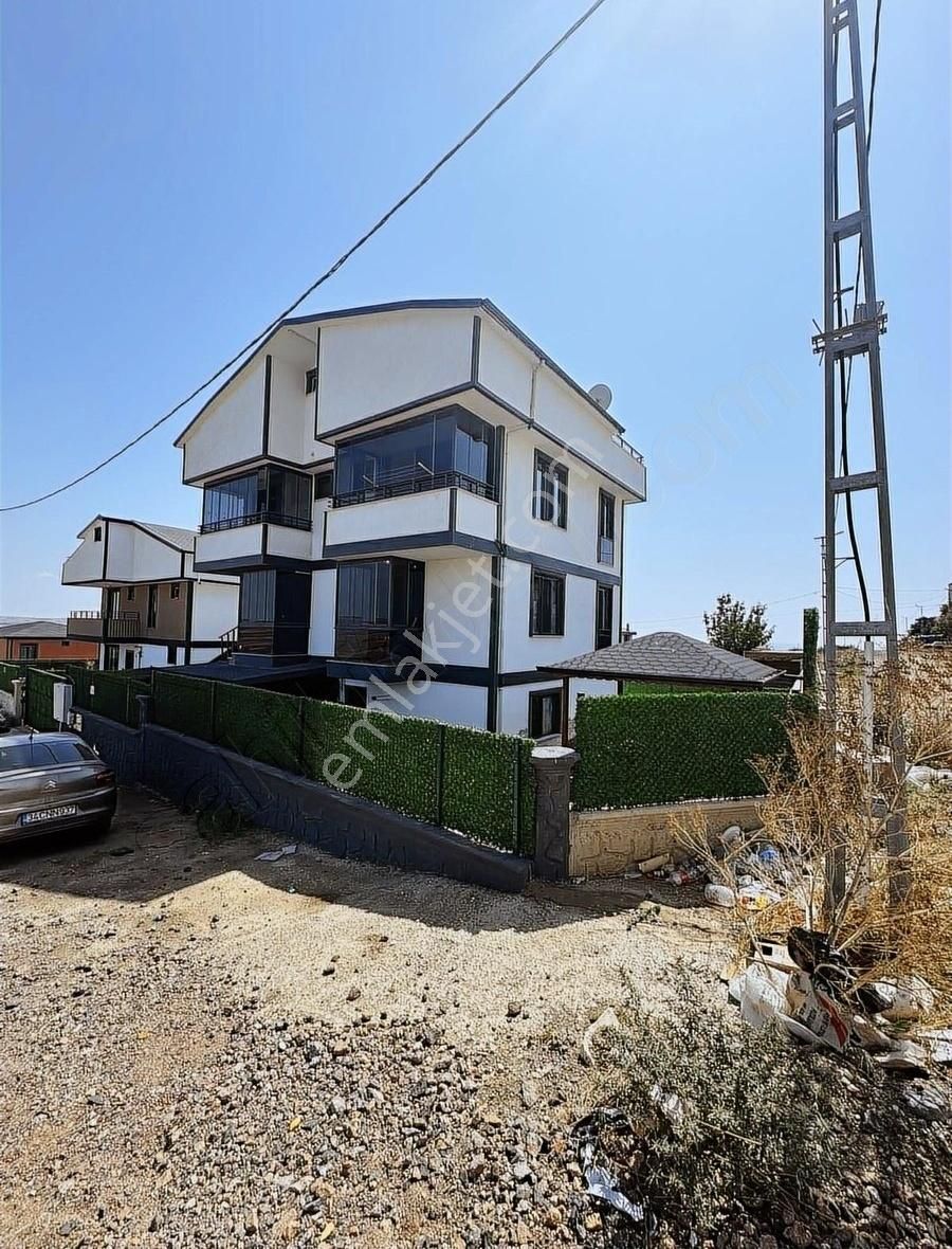 Silivri Çanta Sancaktepe Satılık Villa SİLİVRİ ÇANTA MERKEZDE SATILIK 4 KATLI MÜSTAKİL BAHÇELİ VİLLA