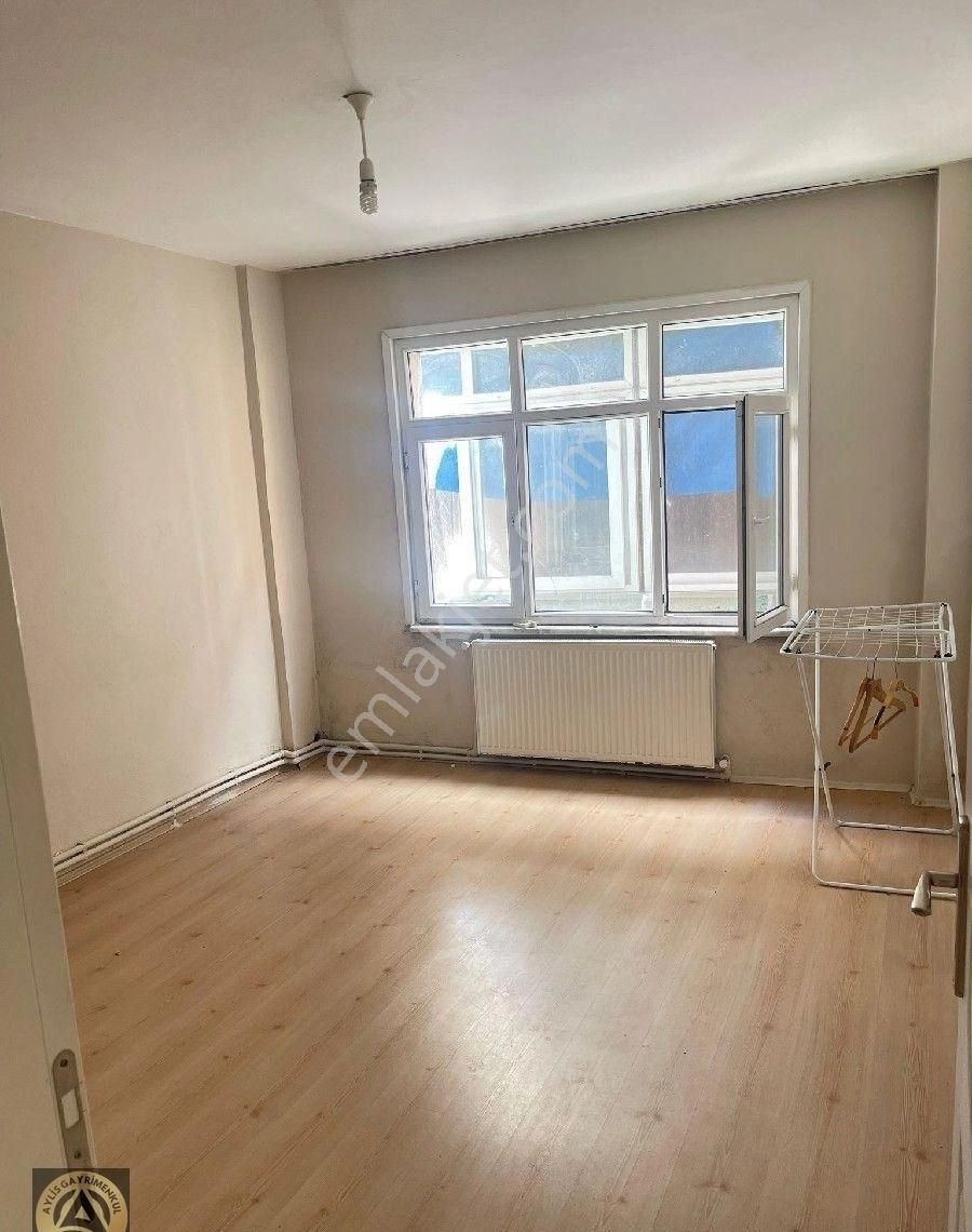 Sarıyer İstinye Kiralık Daire Sarıyer İstinye'de 1+1 kiralık daire