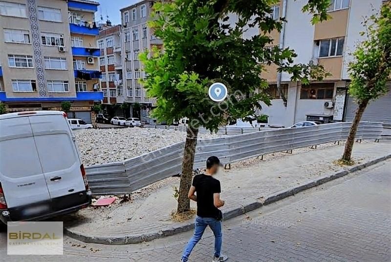 Güngören Sanayi Satılık Daire Güngören Sanayi Mahallesinde Ticari İmarlı Binada SATILIK İŞYERİ