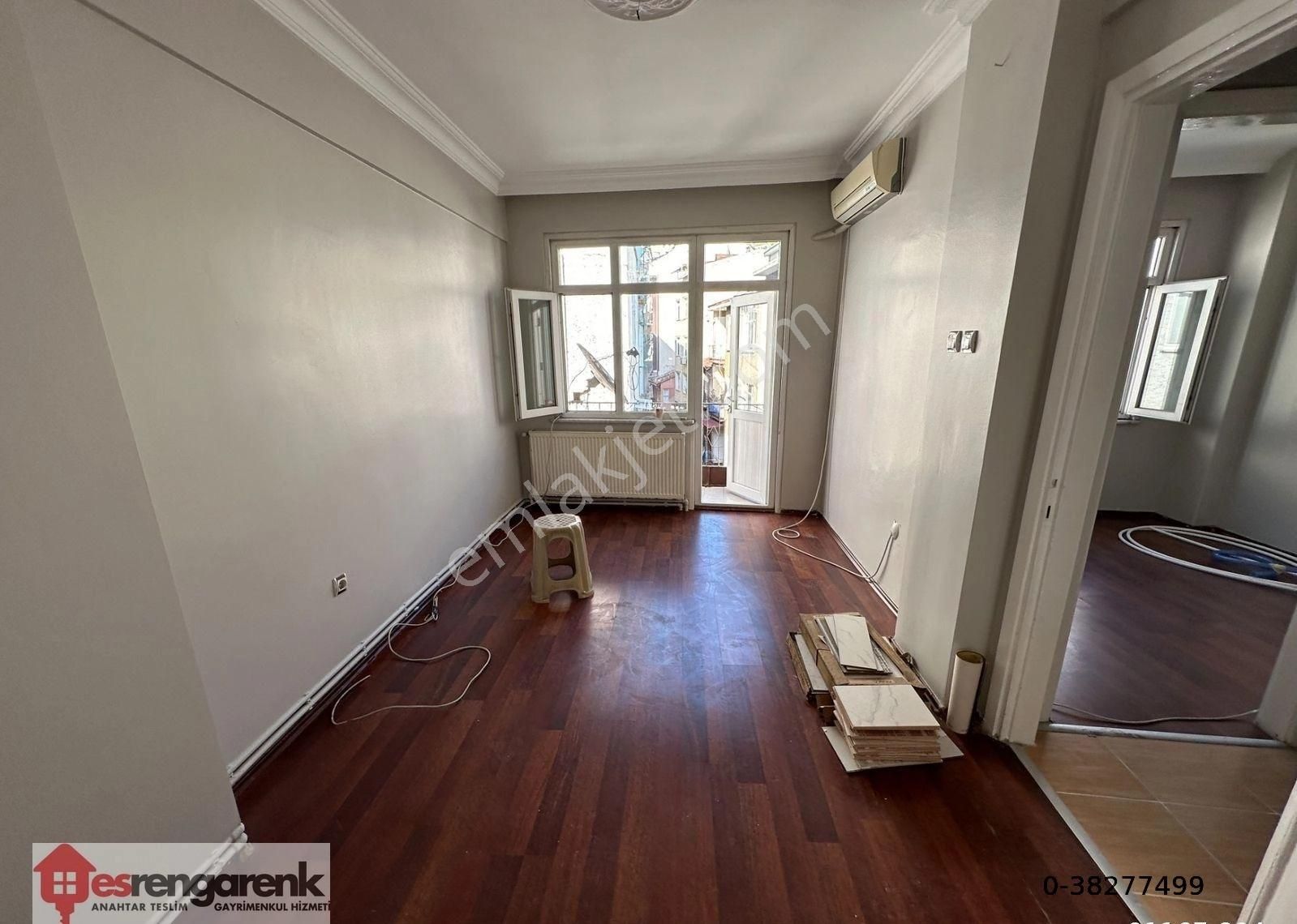 Beyoğlu Yahya Kahya Kiralık Daire 2773 RENGARENK SÜPER KONUM 2+1 80m2 3. KAT KİRALIK DAİRE