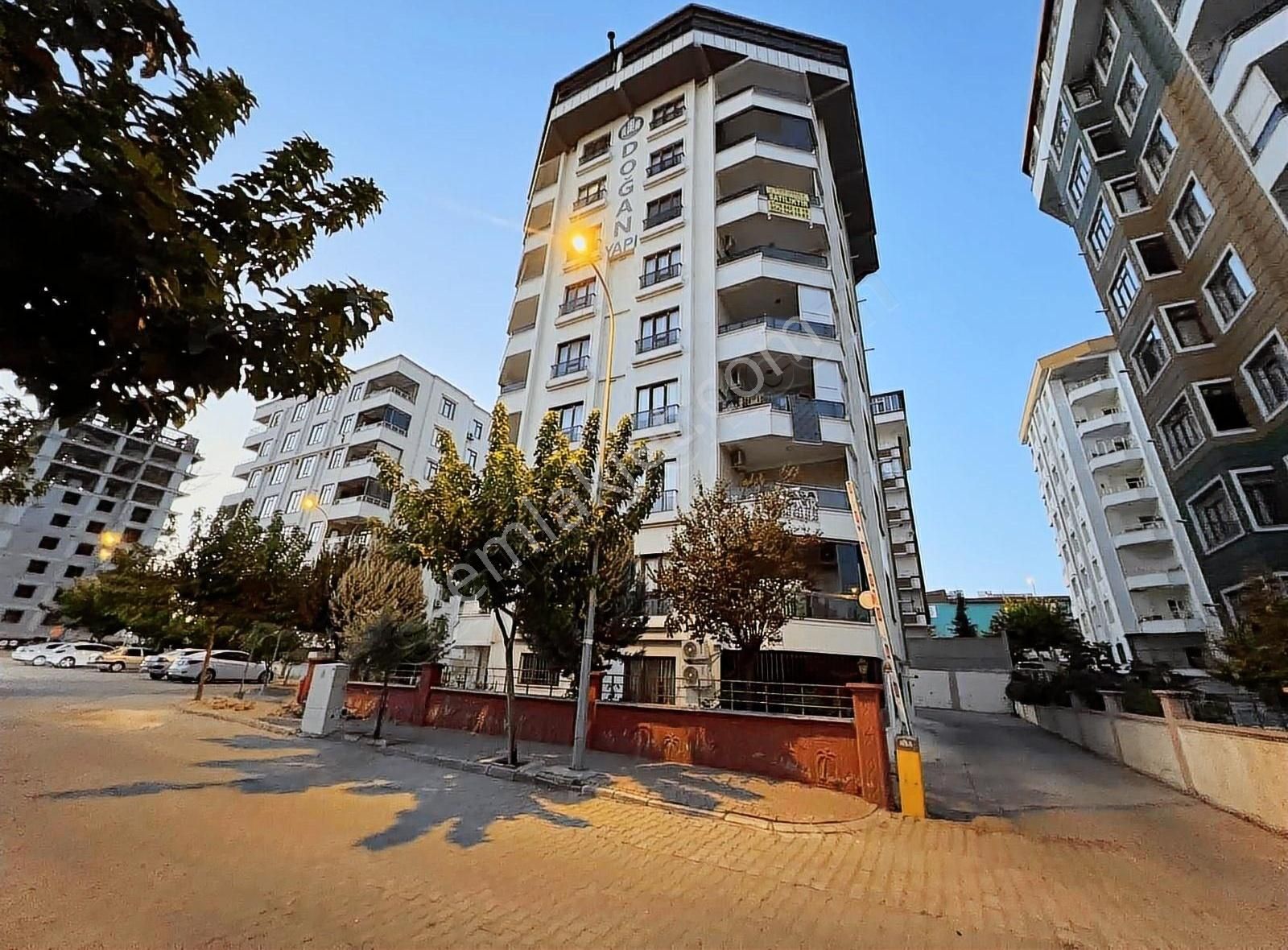 Karaköprü Doğukent Satılık Daire AKSA EMLAKTAN GÜZELŞEHİRDE SATILIK 3+1 UYGUN DAİRE