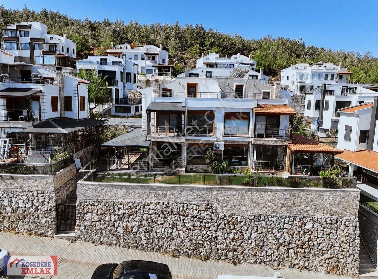 Karaburun Mordoğan Satılık Villa KÖSEDERE EMLAK'tan MORDOĞAN'da Full Manzara, Teraslı, 4+1 Villa