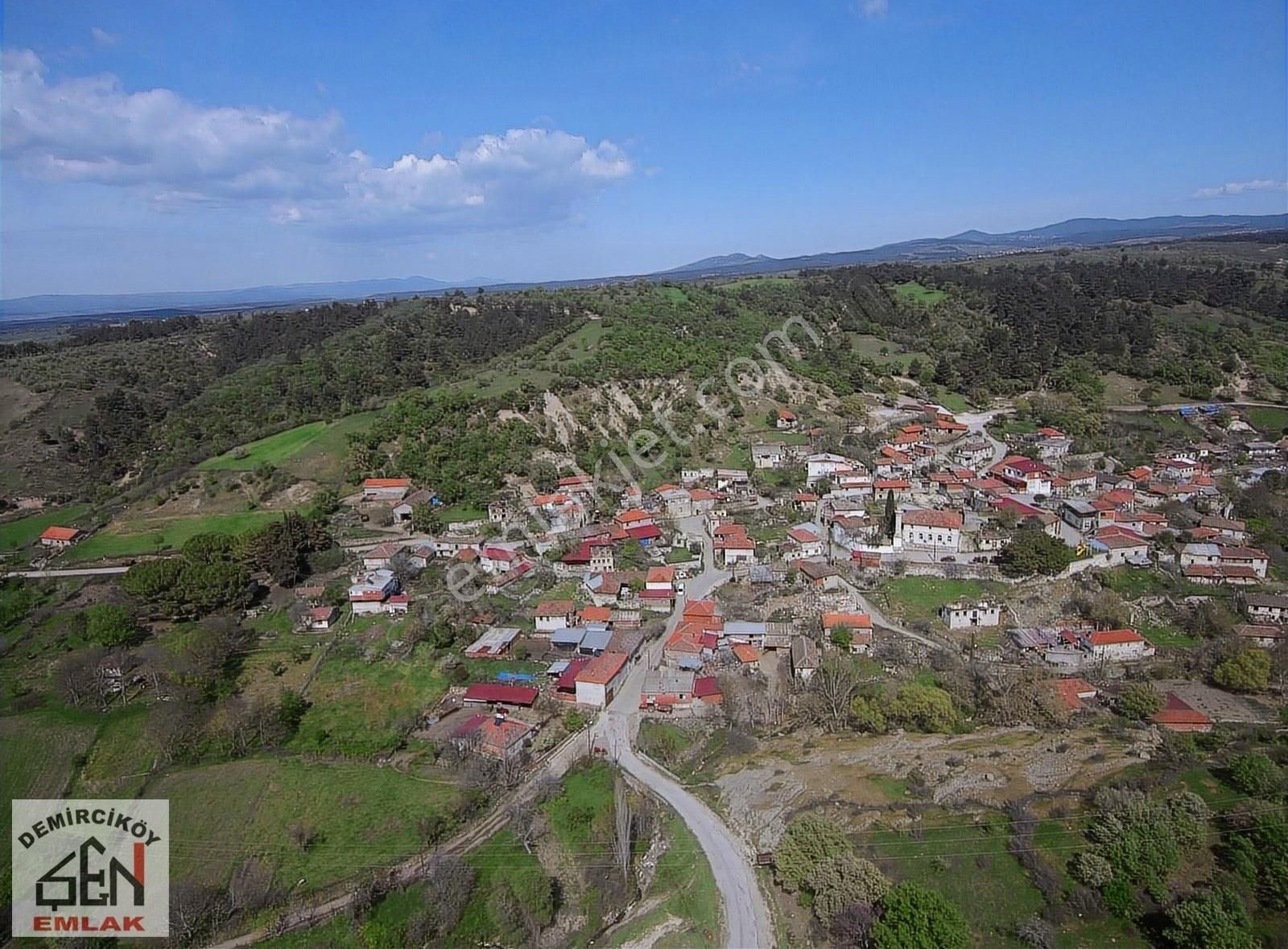 Ayvacık Misvak Köyü Satılık Tarla KÖYE YAKIN İKİ YOLA CEPHELİ TARLA