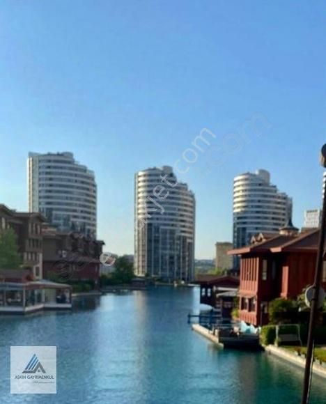 Küçükçekmece Atakent Satılık Daire BOSPHORUS CİTY GÖL KULE BLOKLARI'NDA 2+1 SATILIK DAİRE 150M2