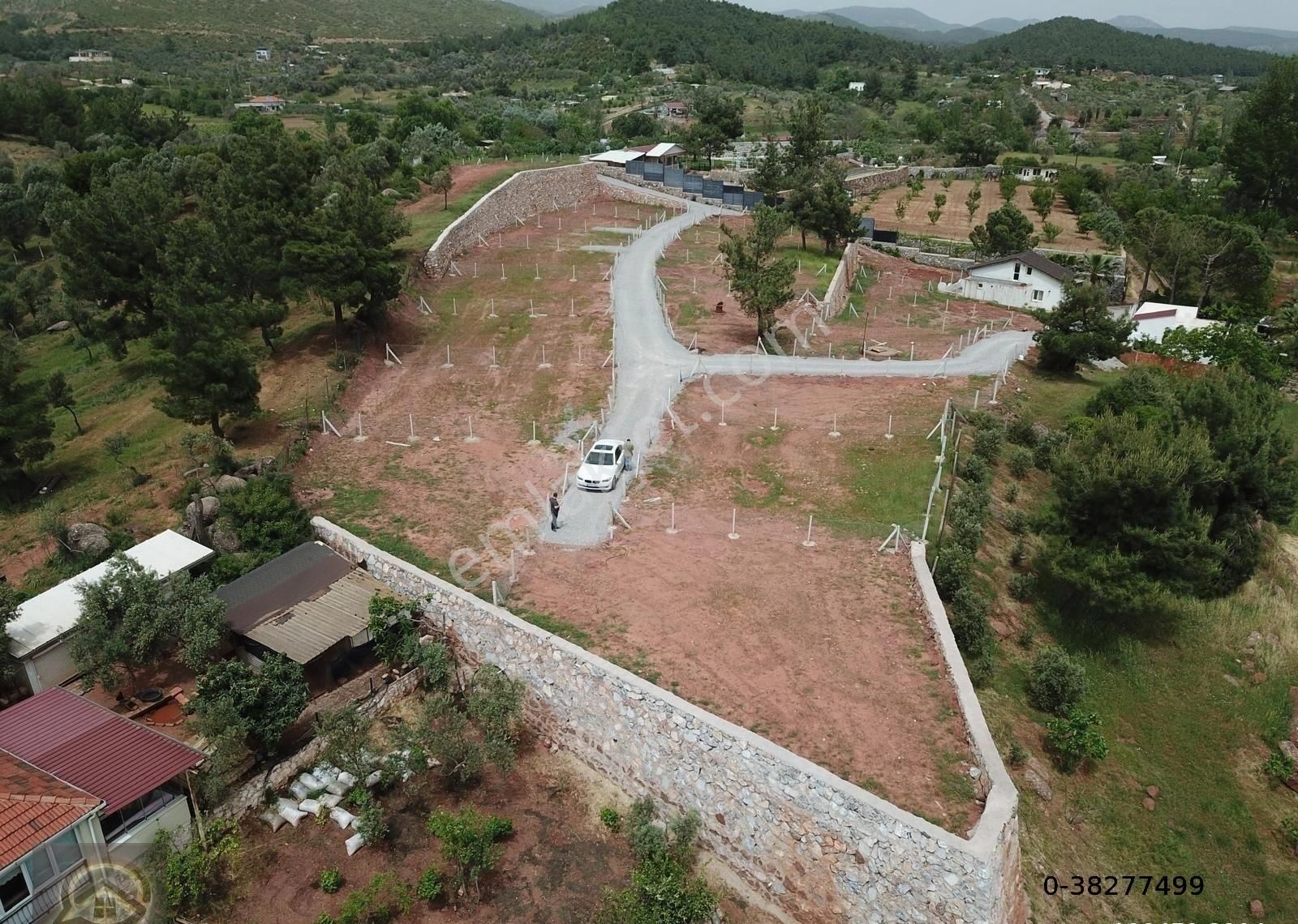 Menderes Yeniköy Satılık Özel Kullanım Öğretmen Emlaktan Yeniköyde Yol Su Elektrik Ve Kanalizasyonu Olan 245 M2 Bahçeler