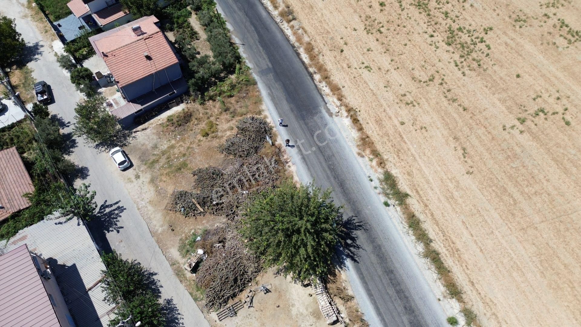 Kuşadası Yaylaköyde Yola Cepheli Villa İmarlı Arsa