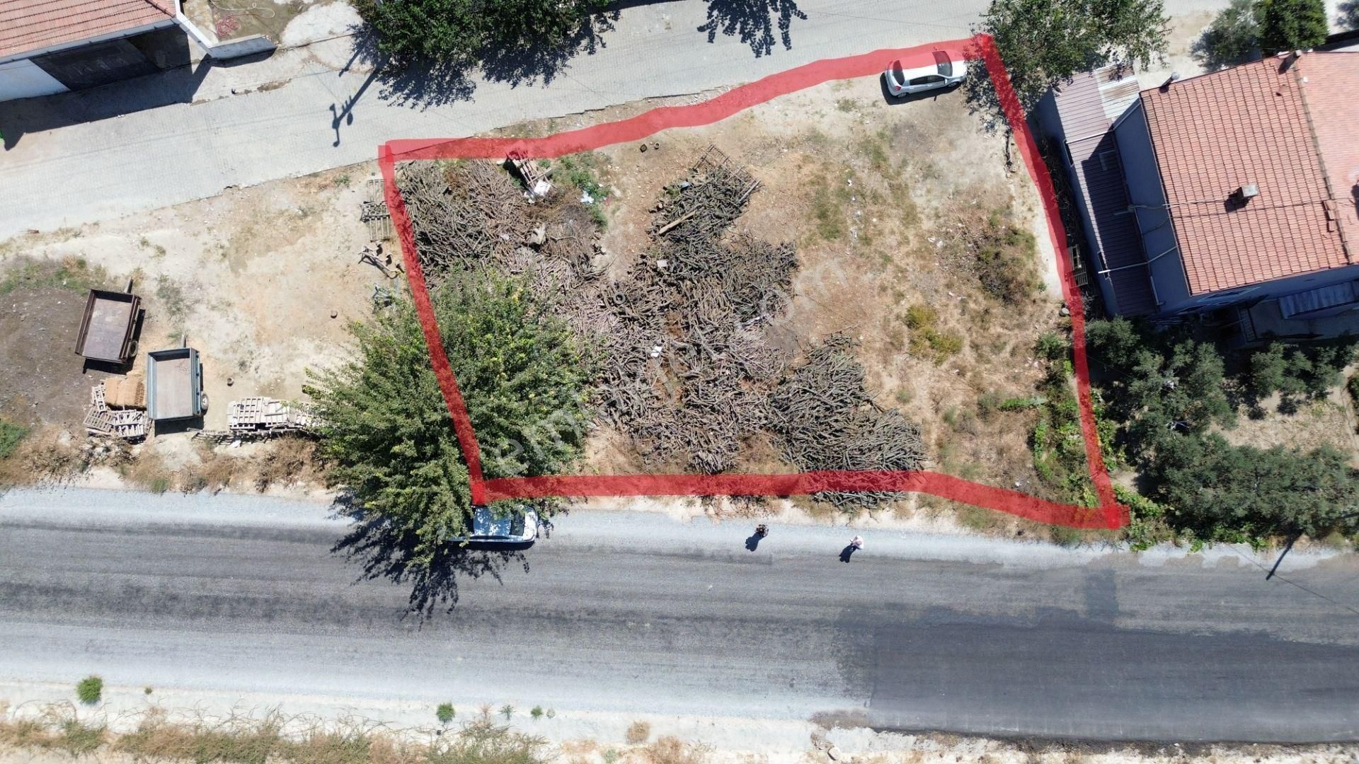 Kuşadası Yaylaköyde Yola Cepheli Villa İmarlı Arsa