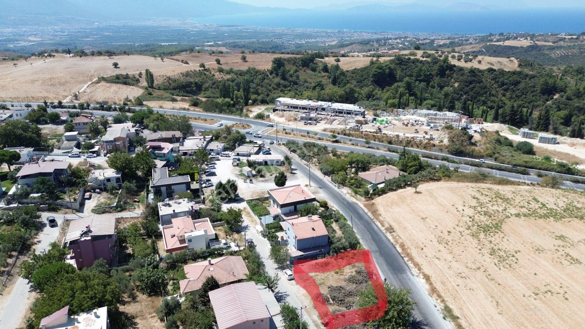 Kuşadası Yaylaköy Satılık Konut İmarlı Kuşadası Yaylaköyde Yola Cepheli Villa İmarlı Arsa