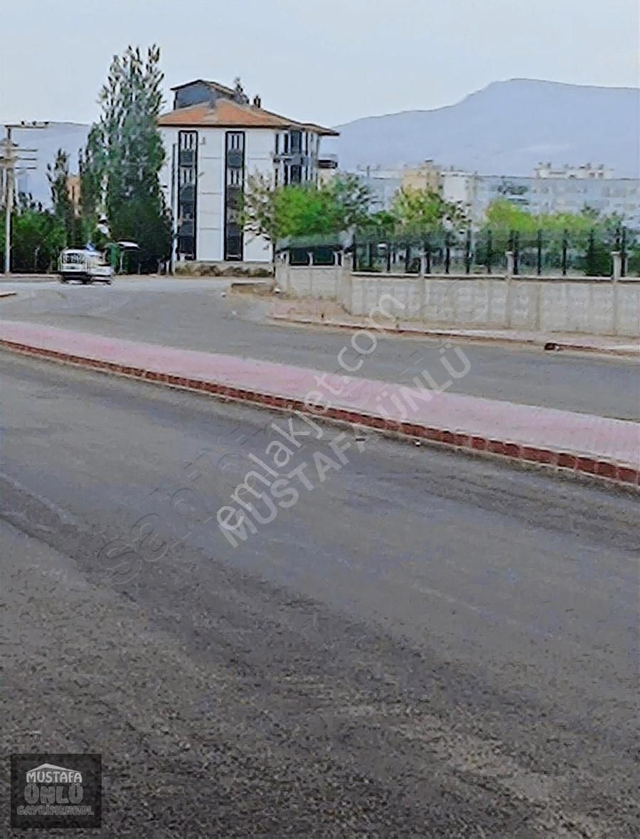 Karatay İstiklal Satılık Ticari İmarlı Şehrin Gelişmekte Olan Bölgesi İstiklal mah. Kıymetli Arsa