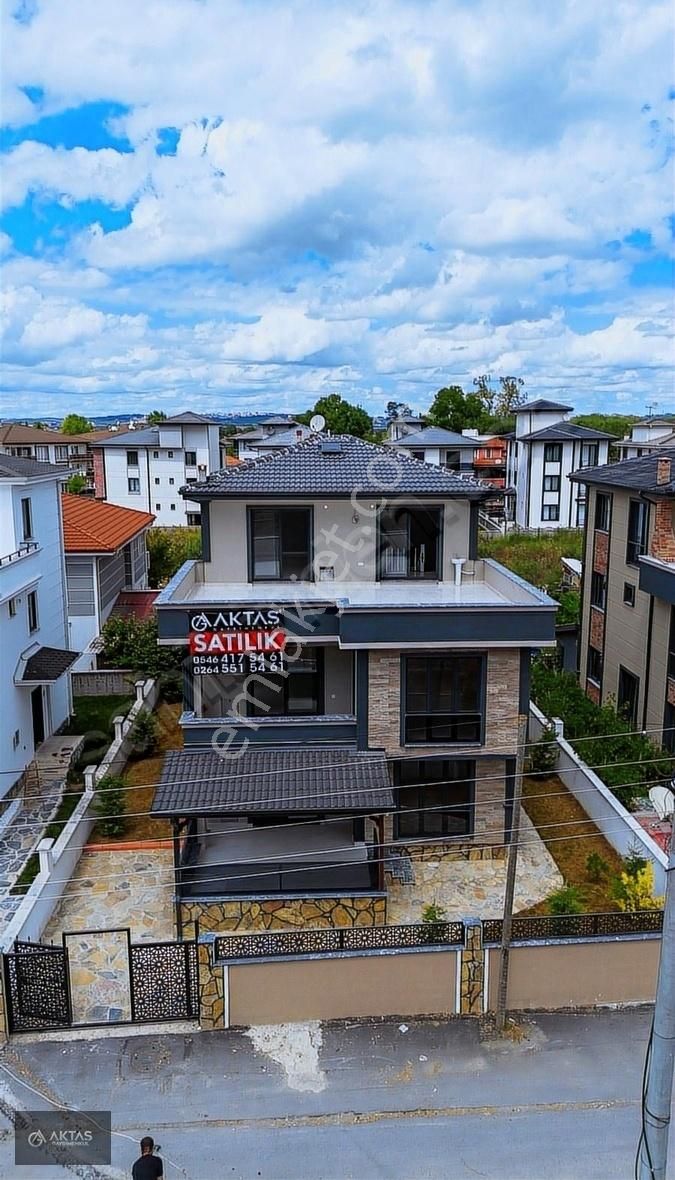 Serdivan Yazlık Satılık Villa YAZLIK MAH.SATILIK 4+2 BAHÇELİ ULTRA LUX TAM MÜSTAKİL VİLLA