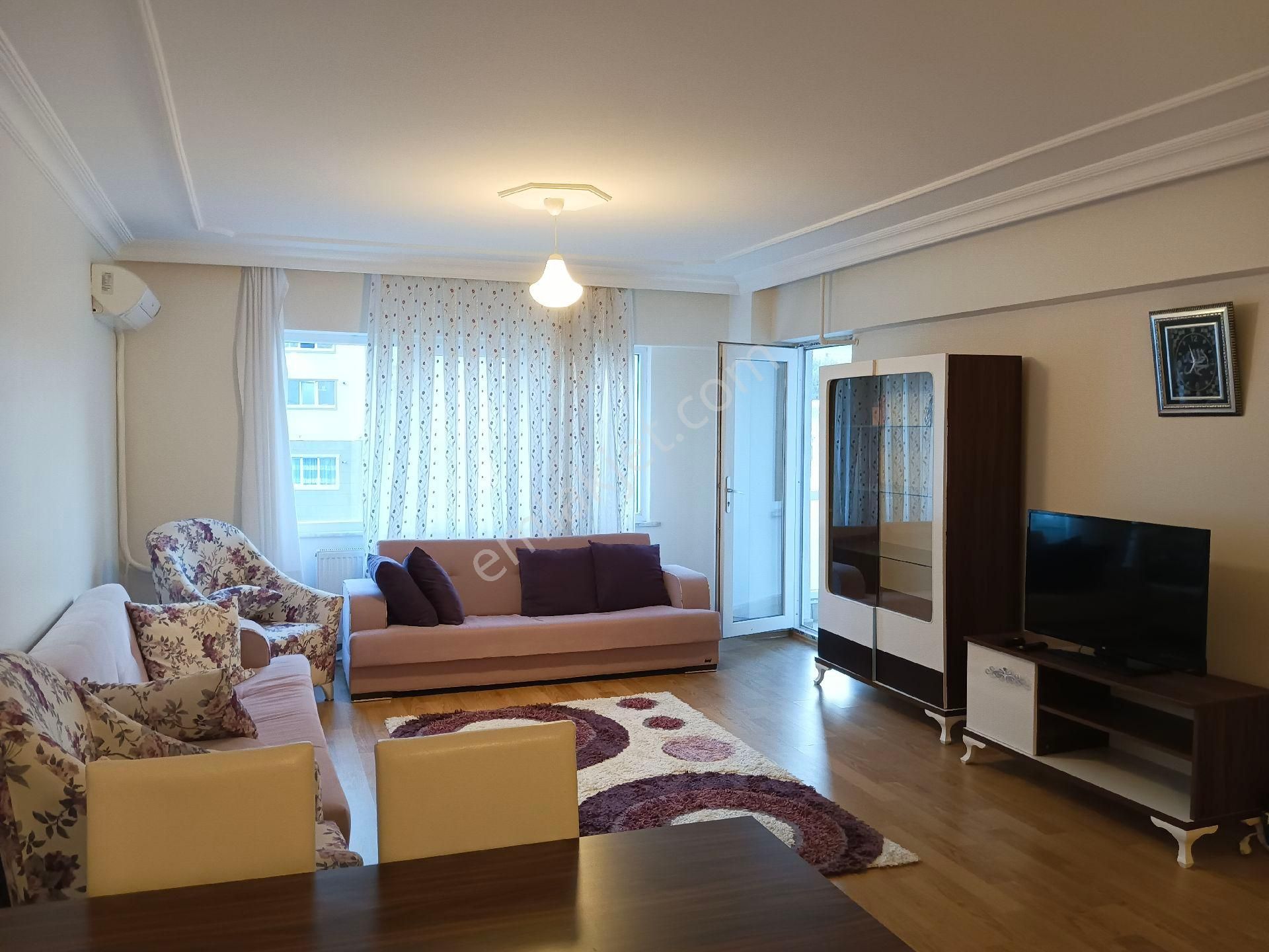 Beylikdüzü Yakuplu Kiralık Daire Beylikdüzü Yakuplu'da 1+1 85 Metrekare Büyük Tip Ve İçerisinde Kiralık Daire Full Eşyalı