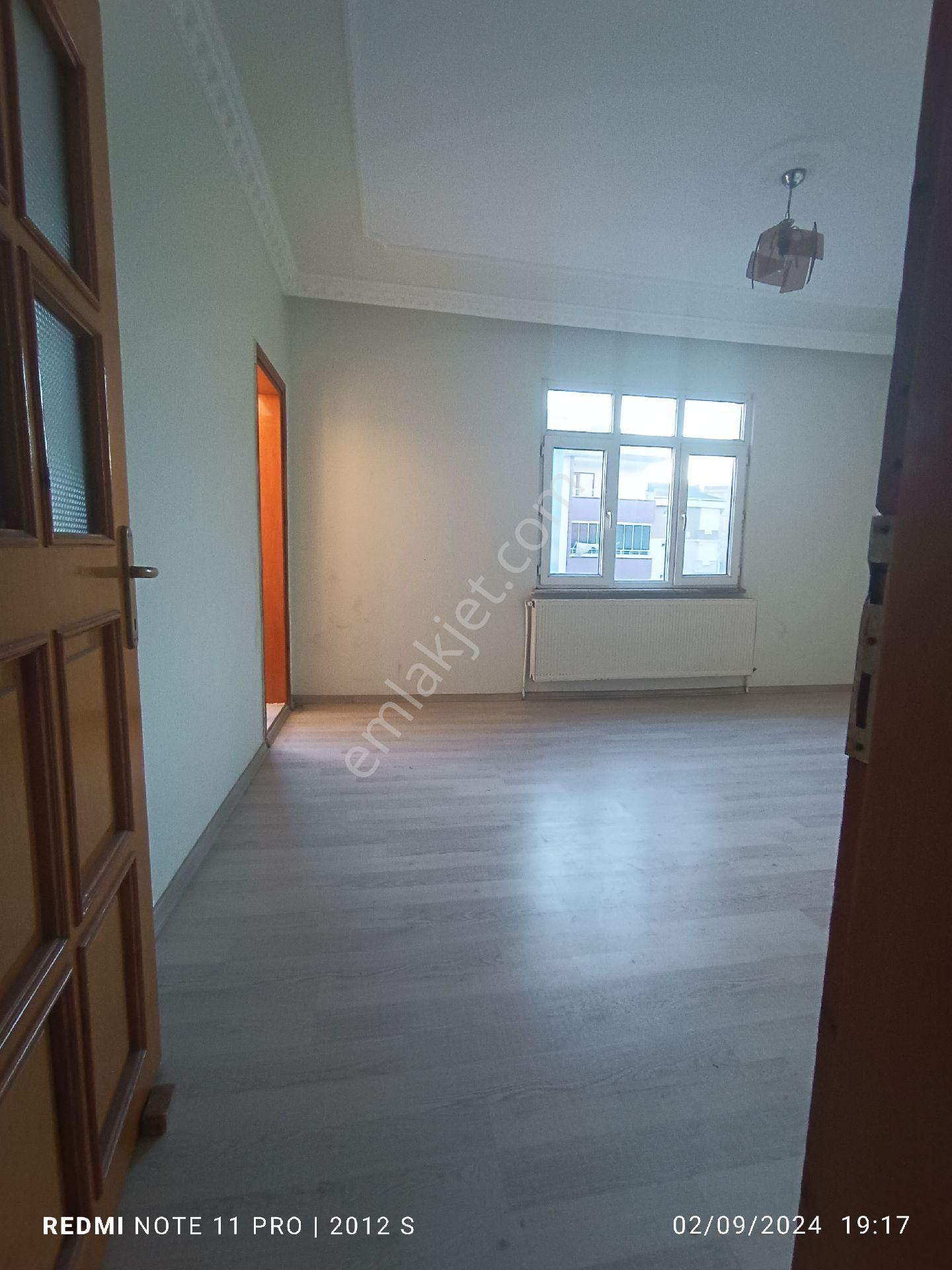 Arnavutköy Arnavutköy Merkez Kiralık Daire ARNAVUTKÖY MERKEZDE KİRALIK 2+1 ARAKAT DAİRE METROYA YAKIN 