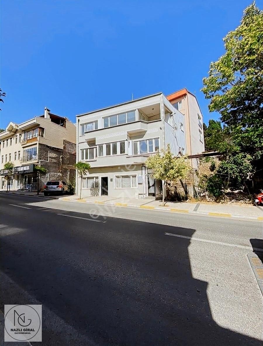 Gelibolu Camiikebir Satılık Daire GELİBOLUDA 3 KATLI APARTMAN SATILIKTIR.