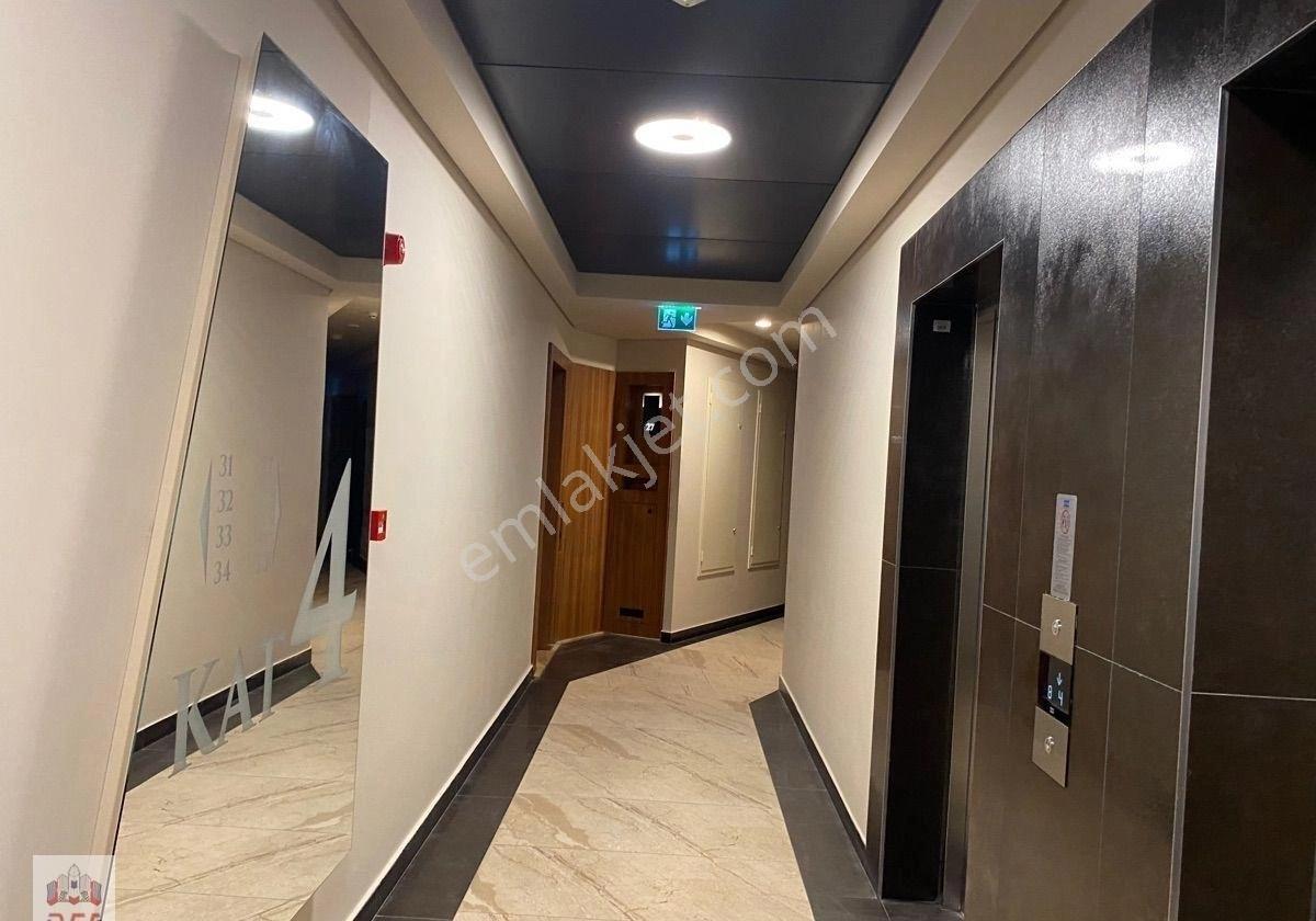 Sinpaş Marina'da Balkonlu Göl Manzaralı 1.5+1 Lüks Eşyalı - Görsel 23