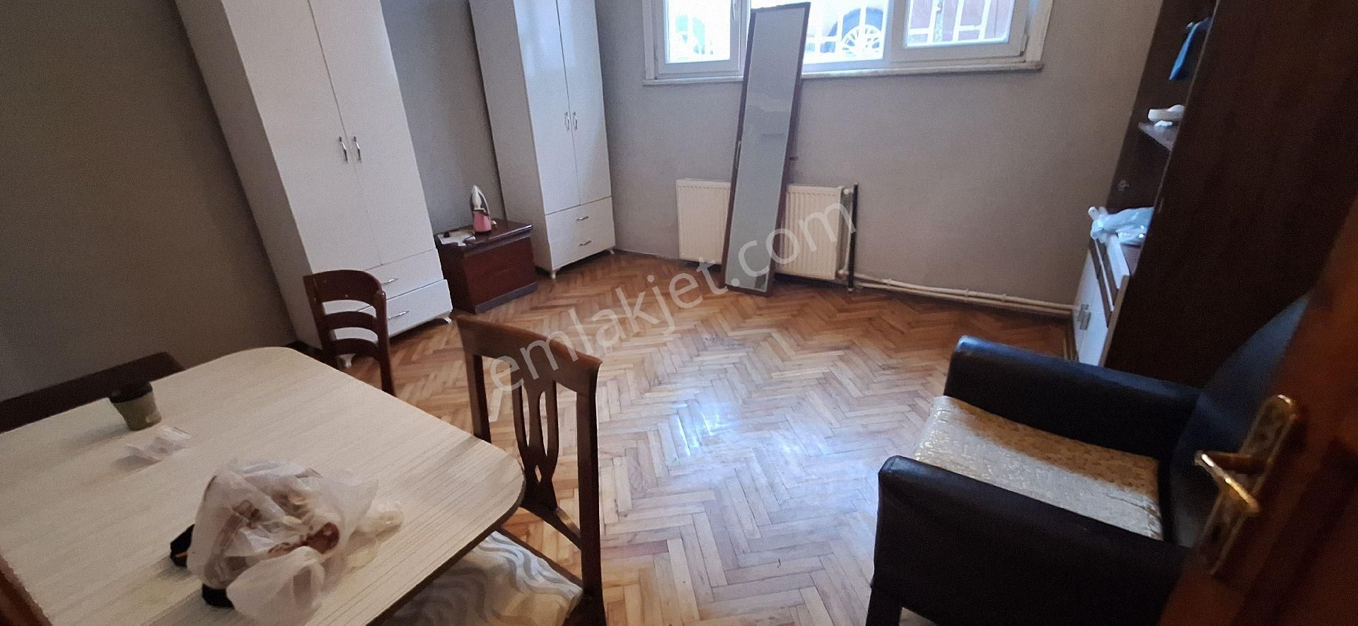 Üsküdar Valide-i Atik Kiralık Daire 3+1.zeynepkamil hastaneye yakın yarı zemin