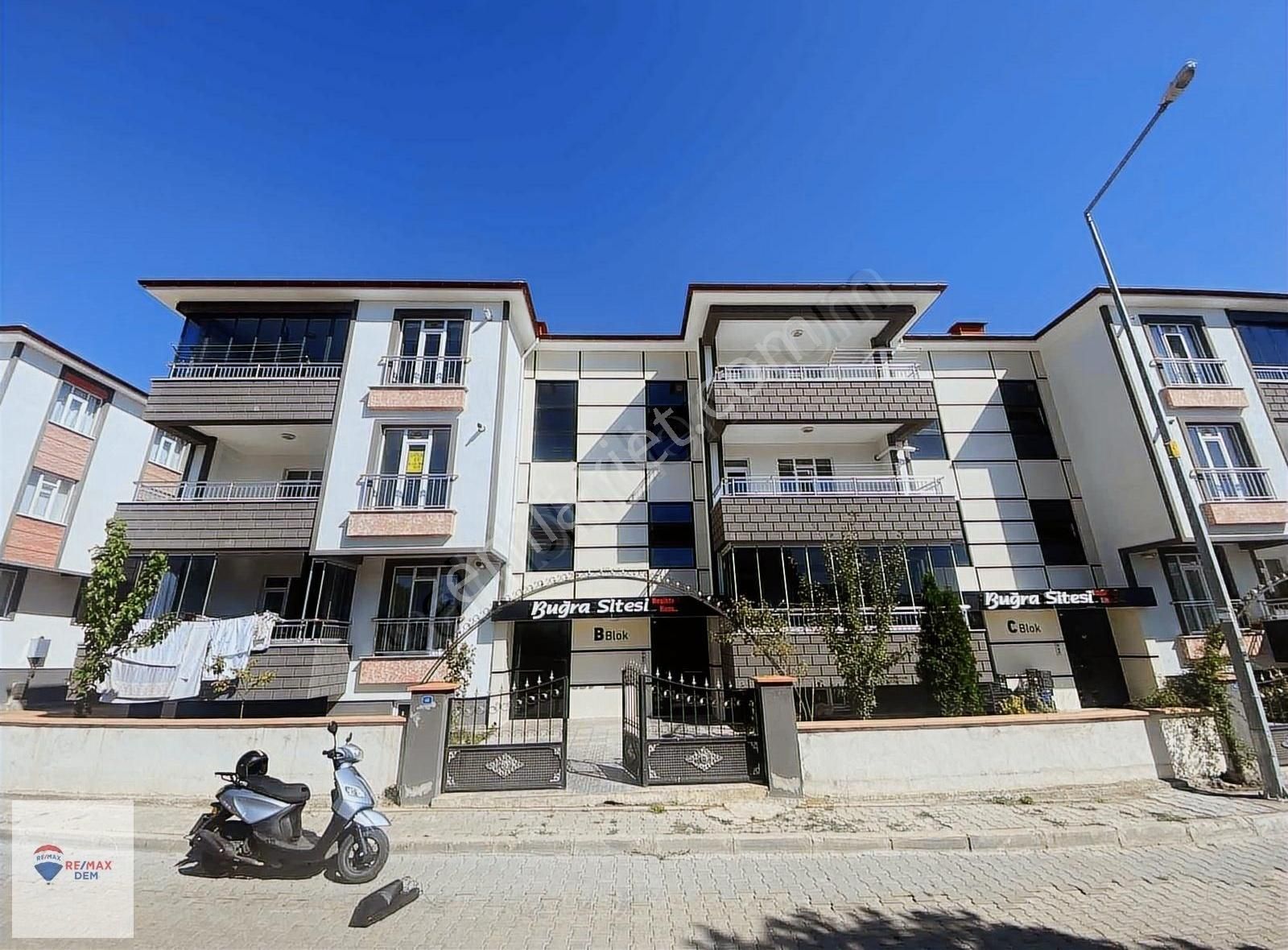 Erzincan Merkez Fatih Satılık Daire RE/MAX DEM' DEN FATİH MAHALLESİNDE SATILIK UYGUN FİYATLI 3+1