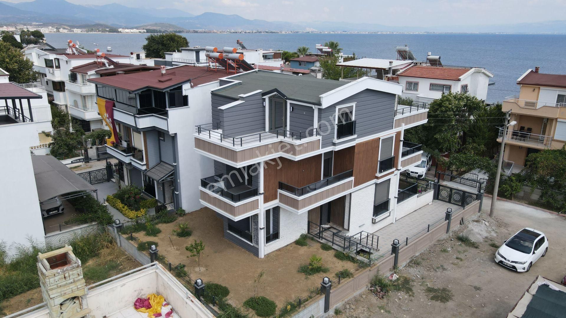 Edremit Güre Cumhuriyet Satılık Villa  GÜRE DE MODERN VE ŞIK KONFOR YAŞAMIN YENİ ADRESİ 7+1 VİLLA