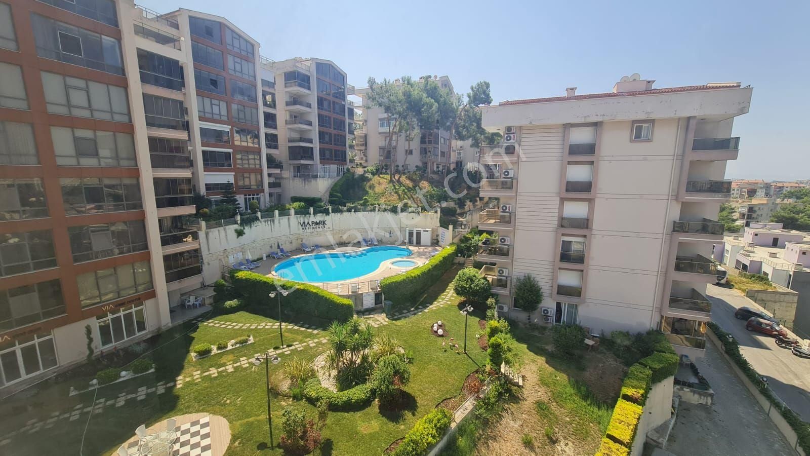 Kuşadası İkiçeşmelik Satılık Daire KUŞADASI MERKEZDE SATILIK 4+1 MUHTEŞEM DENİZ MANZARALI DUBLEKS DAİRE 