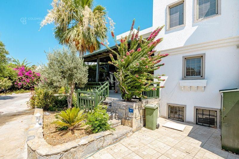 Bodrum Bitez Satılık Villa  Bitez Asarlık Mevkiinde Satılık Müstakil Villa