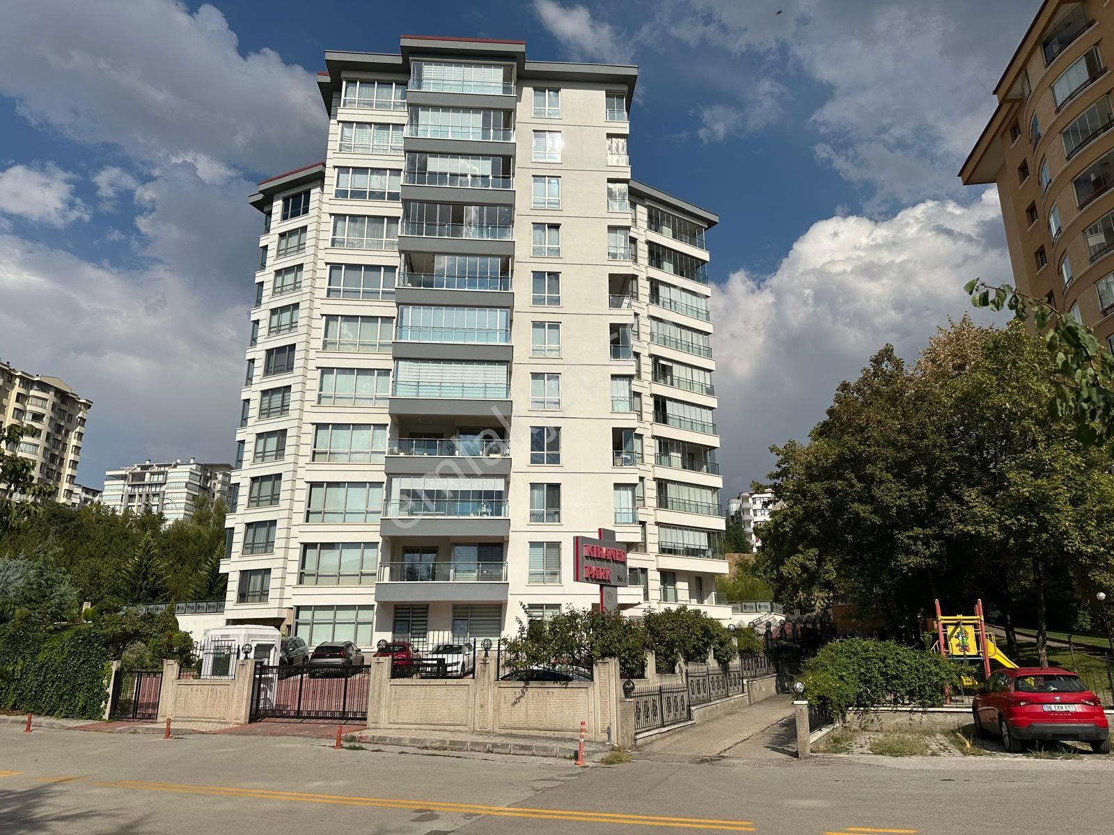 Çankaya Çiğdem Satılık Daire  ÇİĞDEM MAHALLESİ, KIRANER PARK' DA,  PANOROMİK, MANZARALI, 4+1,  SATILIK, DAİRE