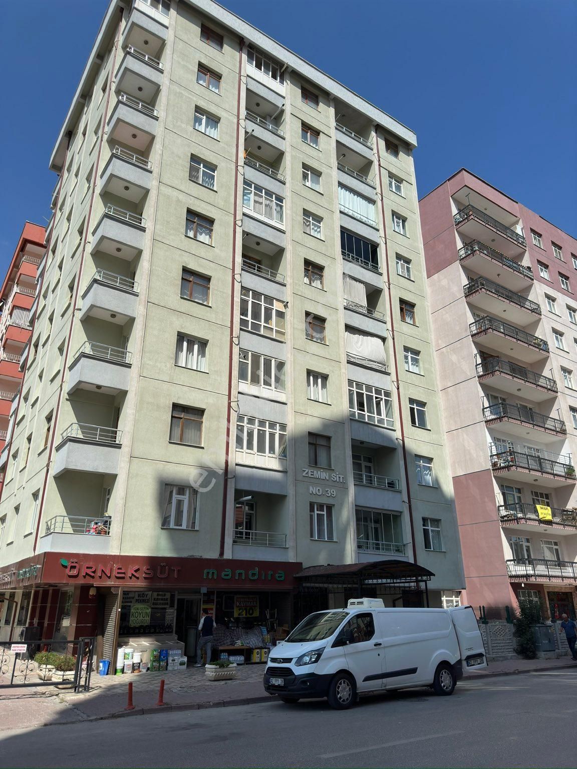 Karatay Büyük Sinan Satılık Daire Emir Yatırımdan İl Jandarma Civarı 3+1 Arakat Bakımlı Daire