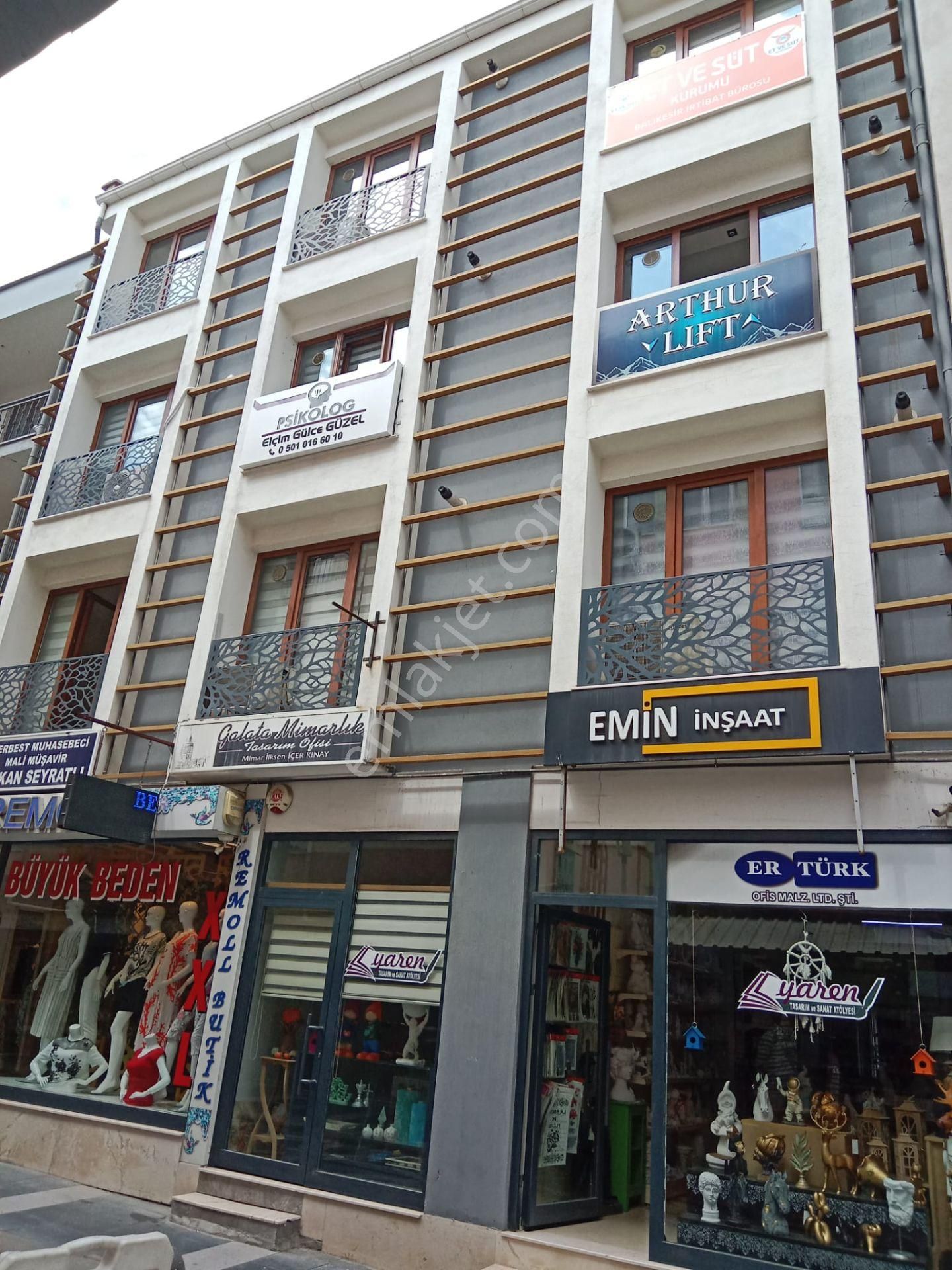 Karesi Yıldırım Kiralık Ofis Mir'den Balıkesir Çarşı Merkez Helvacılar Sok. 2+1 Kiralık Ofis