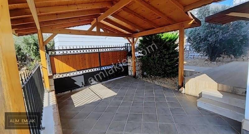 Satılık Rüya Gibi Villa ! Muhteşem Güzellikte Manzaraya Sahip Villa - Görsel 20