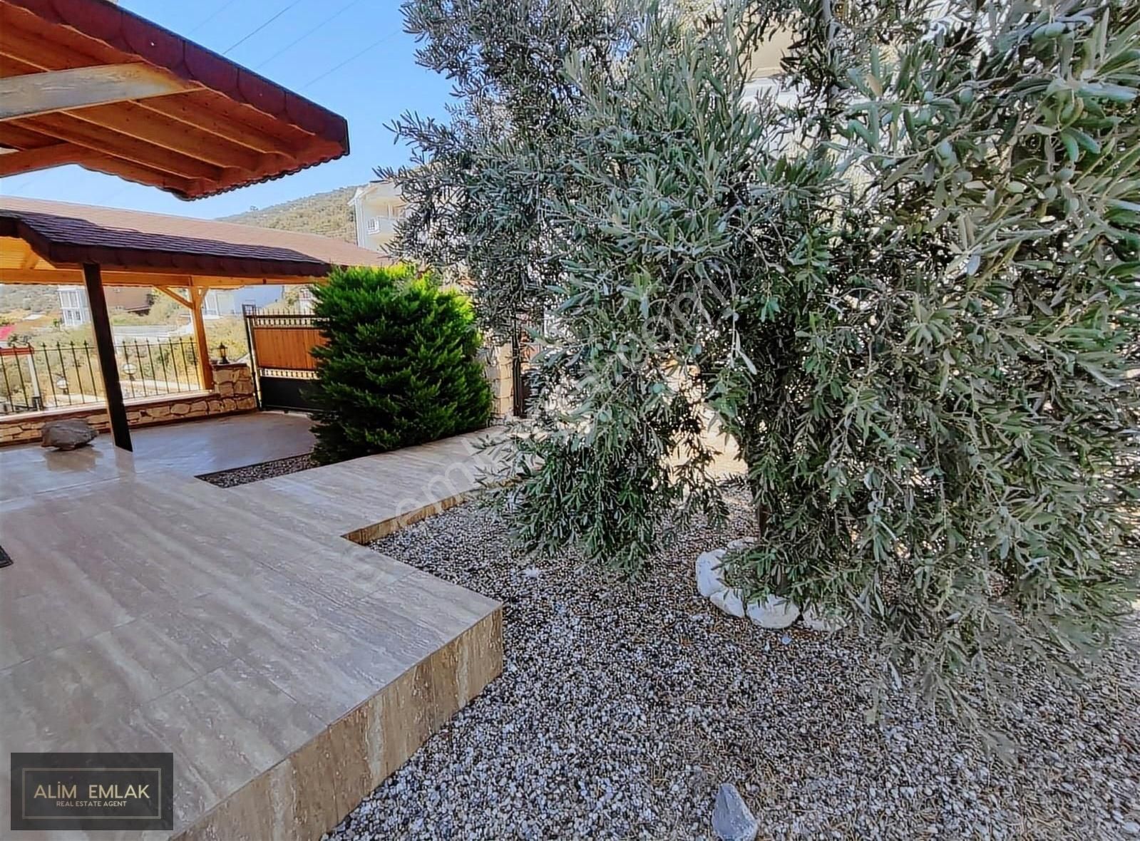 Satılık Rüya Gibi Villa ! Muhteşem Güzellikte Manzaraya Sahip Villa - Görsel 23