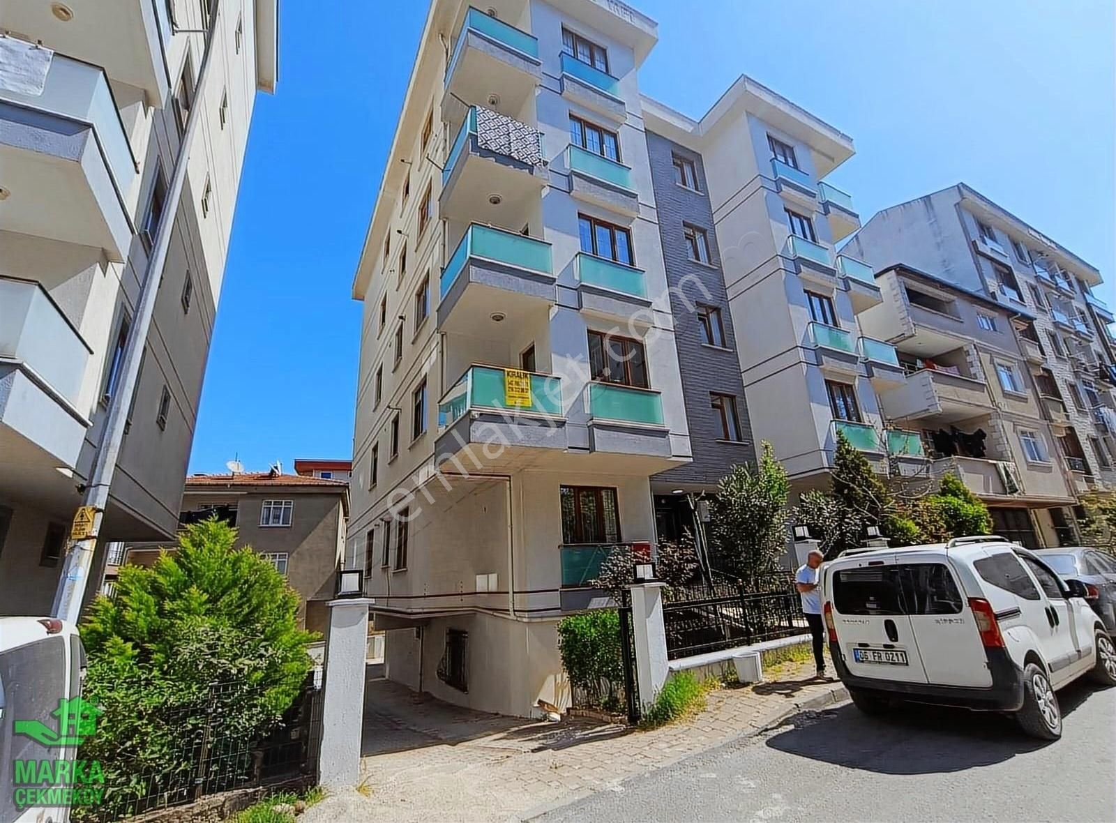 Çekmeköy Cumhuriyet Satılık Daire ÇEKMEKÖY TAŞDELEN CUMHURİYET MAH. 3+1, 130 M2, ARAKAT ,İSKANLI