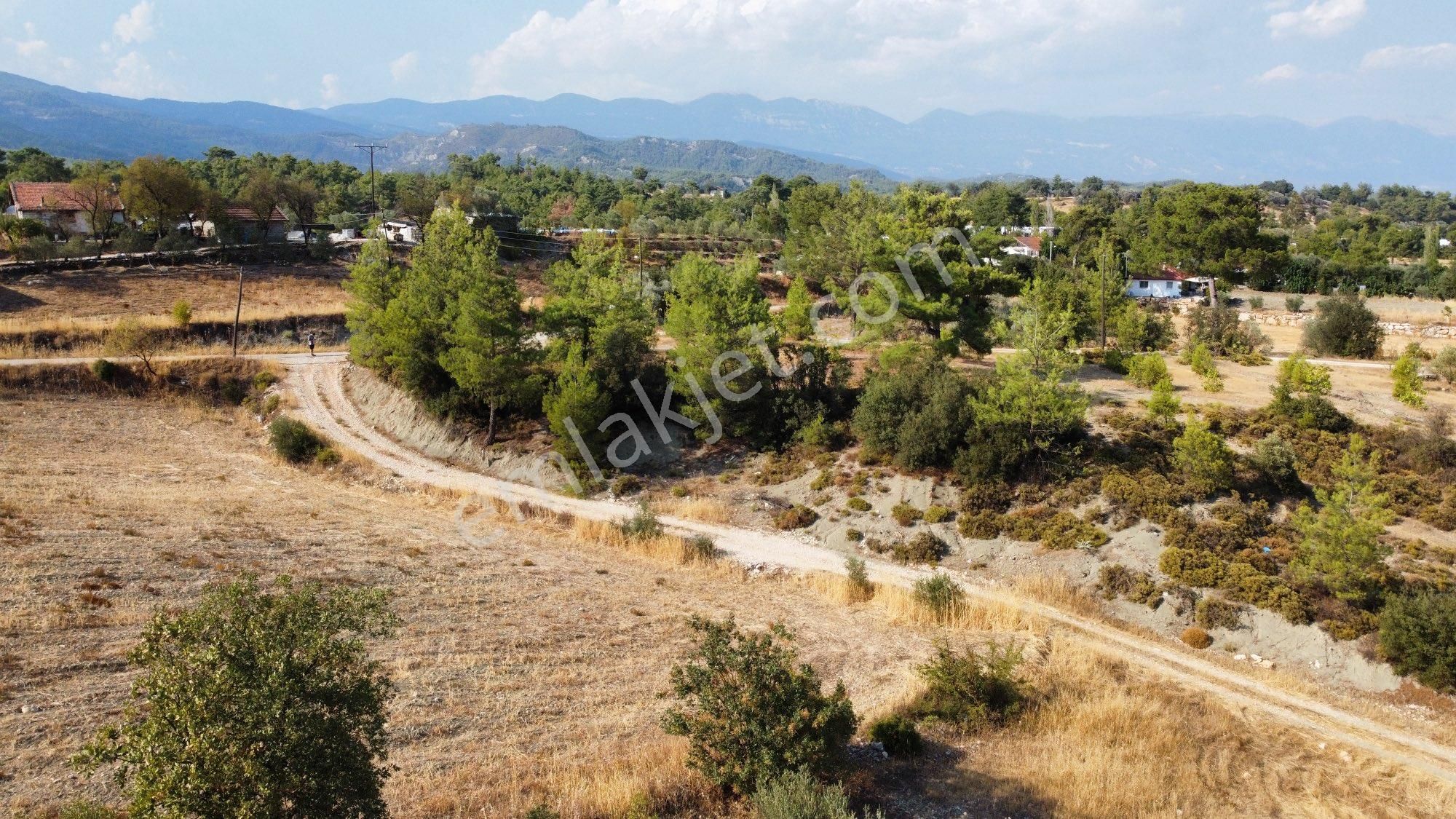 Kaş Uğrar Satılık Tarla Kaş Uğrar’da Satılık 3094 M2 Tarla